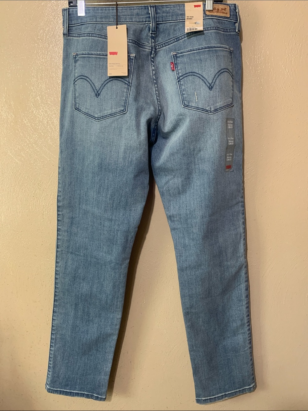 Levi's size 12/31 Light Blue Cropped Jeans with Side Stitch Detail NWT - Picture 4 of 6